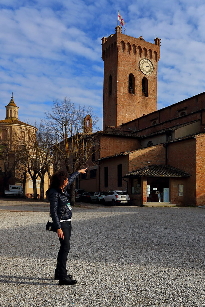 Serenella guida abilitata per tour di San Miniato e Toscana